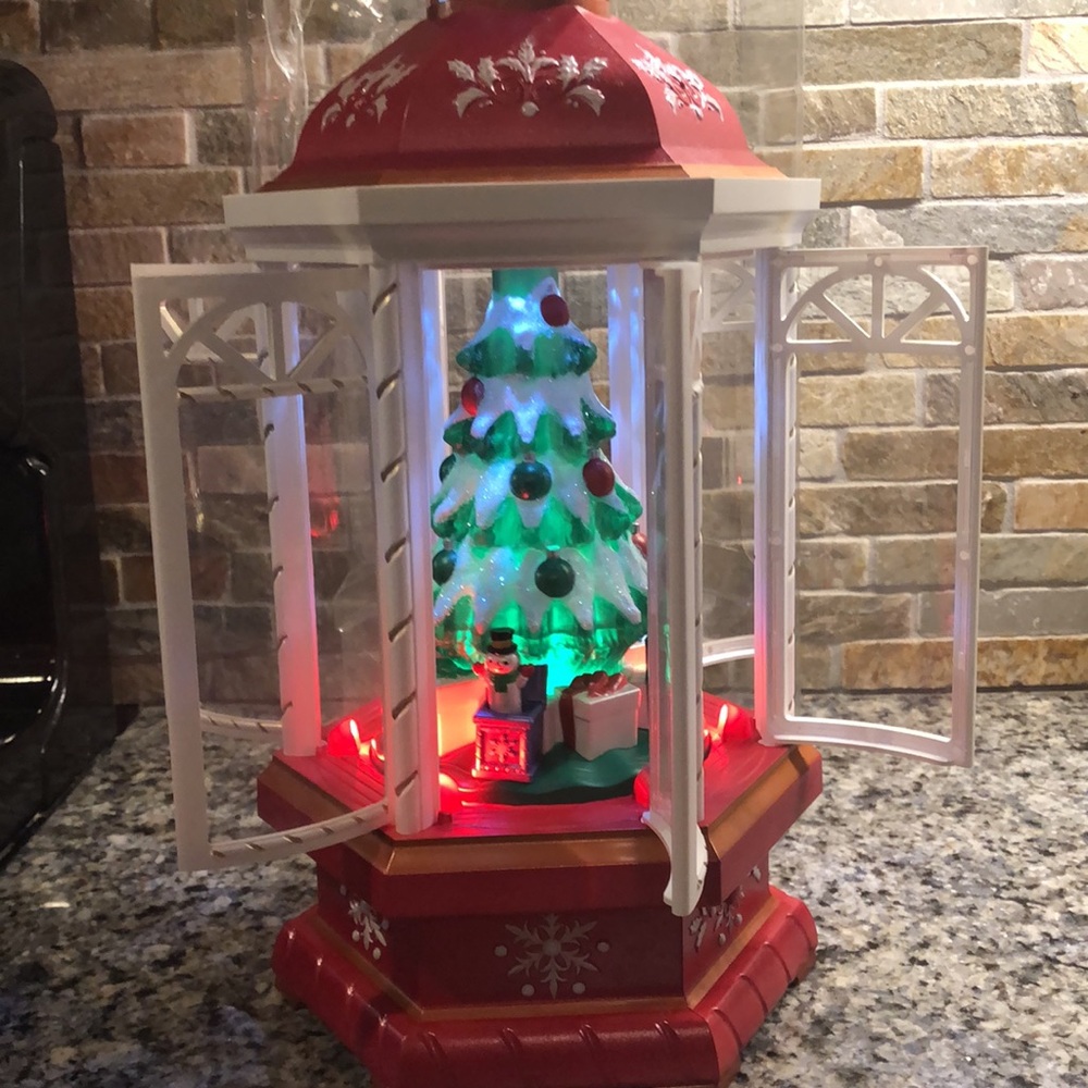 Hallmark 2018 Christmas Lantern